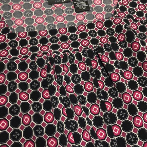 East 5th Women’s XL Printed Square Neck Slip on Long Sleeve Tunic Top - Picture 8 of 8